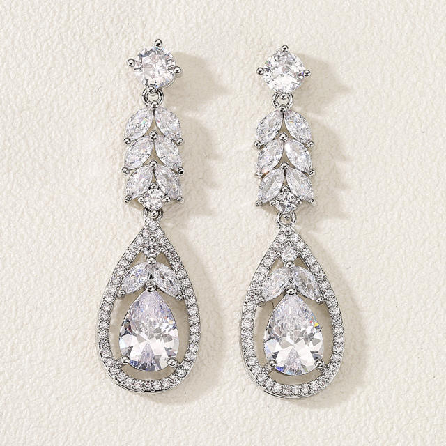 Elegant Light Luxury Long Tassel Earrings Women's High-end Water Drops Zircon Bridal Earrings
