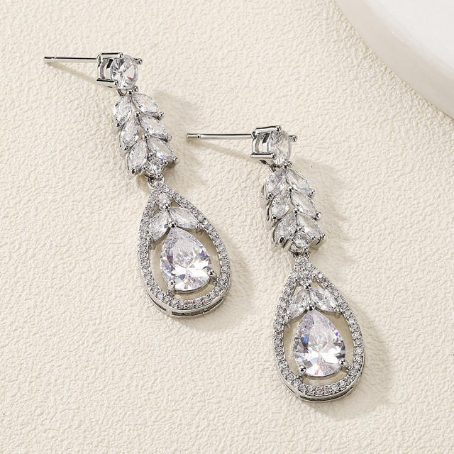 Elegant Light Luxury Long Tassel Earrings Women's High-end Water Drops Zircon Bridal Earrings