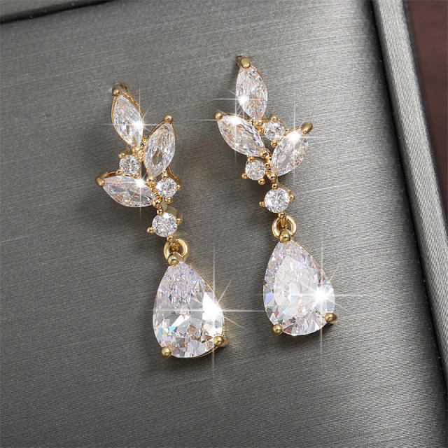 New wedding jewelry sweet pear-shaped water drop zircon earrings wedding dinner bridal earrings for women