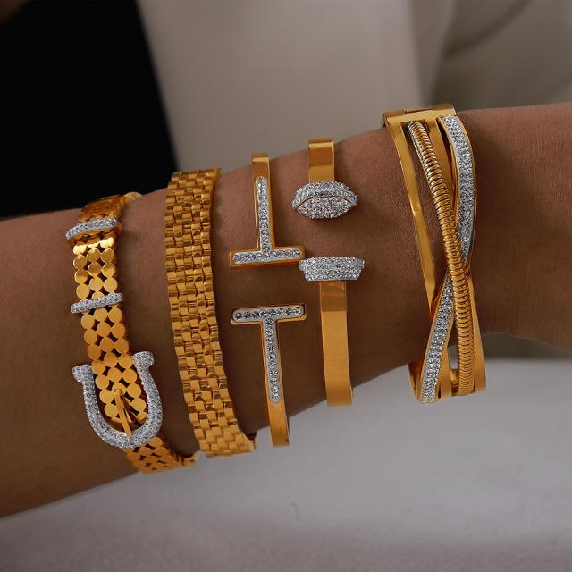 Light Luxury Style Watch Strap Pattern Titanium Steel Gold Plated Creative bangle diamond bangle collection