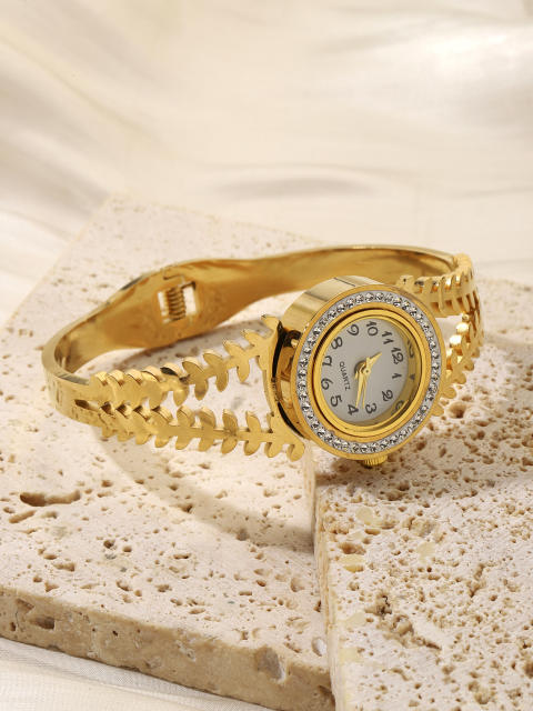 Stainless Steel Bracelet Chain Watch Hollow-out Diamond Temperament Girl's watch