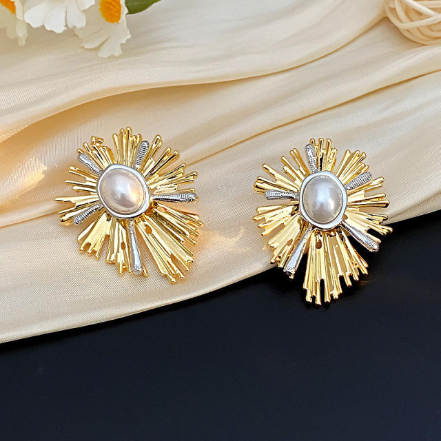 Mix color unique bigger pearl bead leaf shape copper earrings