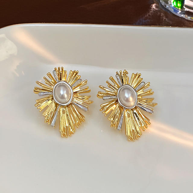Mix color unique bigger pearl bead leaf shape copper earrings
