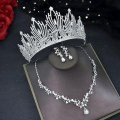 Delicate diamond wedding hair crown necklace set