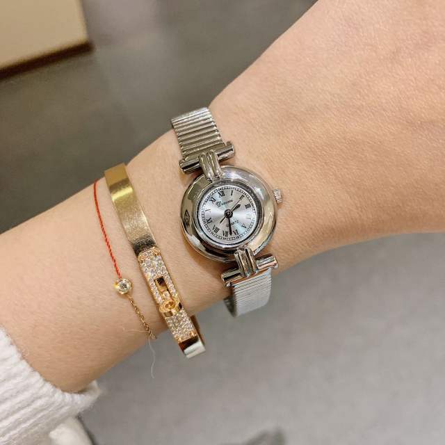 New small gold watch light luxury retro small dial women's watch steel band watch