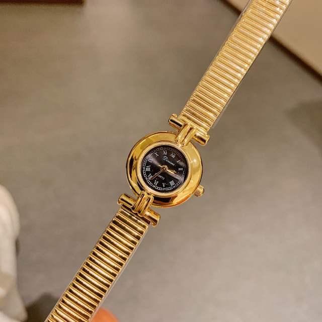 New small gold watch light luxury retro small dial women's watch steel band watch