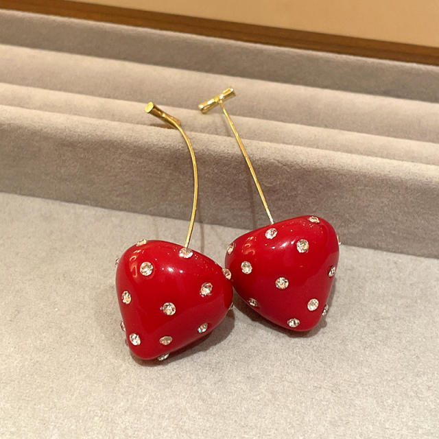 Steel Needle Strawberry Resin Diamond Earrings
