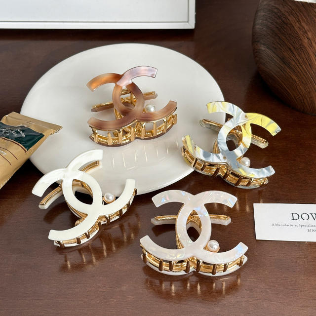 Medium-sized coil hair alloy grip clip high-grade acrylic hair claw clips