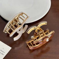 Medium-sized coil hair alloy grip clip high-grade acrylic hair claw clips