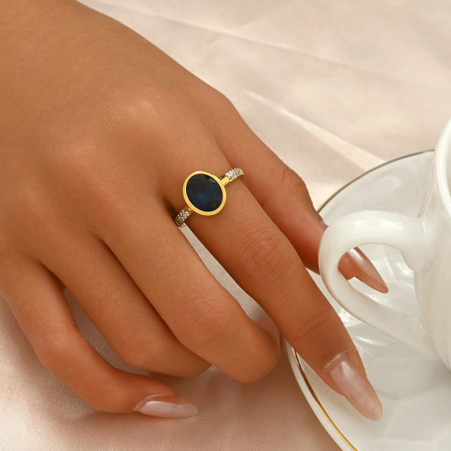 Gorgeous Light Luxury Geometric Oval Diamond-encrusted Stainless Steel Ring