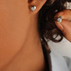 Simple diamond hearat stainless steel studs earrings