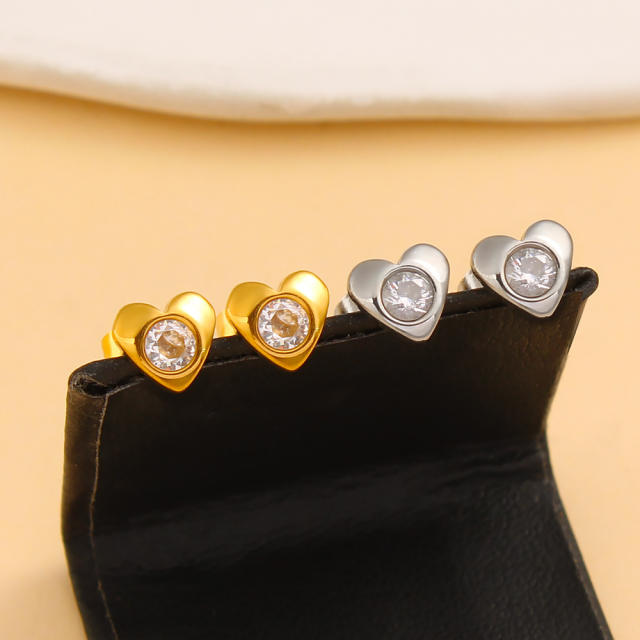 Simple diamond hearat stainless steel studs earrings