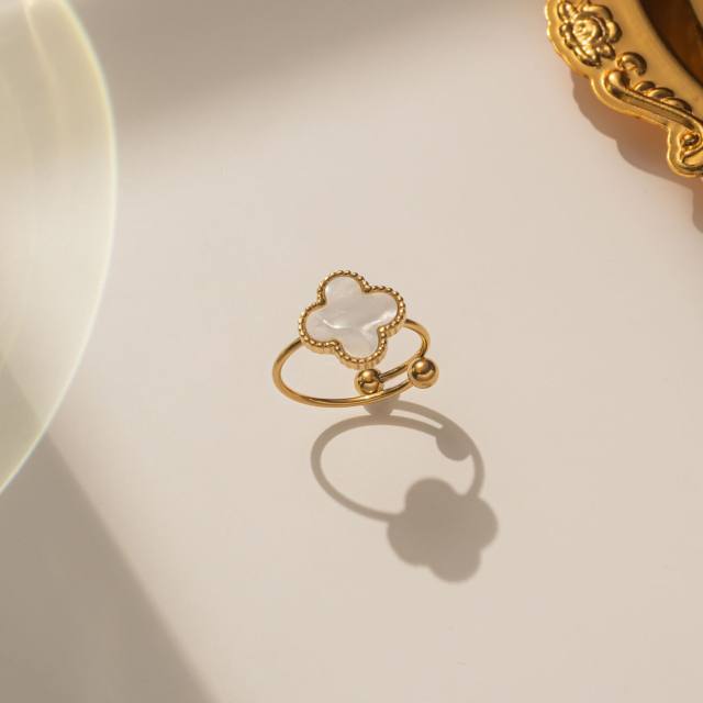 New Four-Leaf Clover Titanium Steel Ring