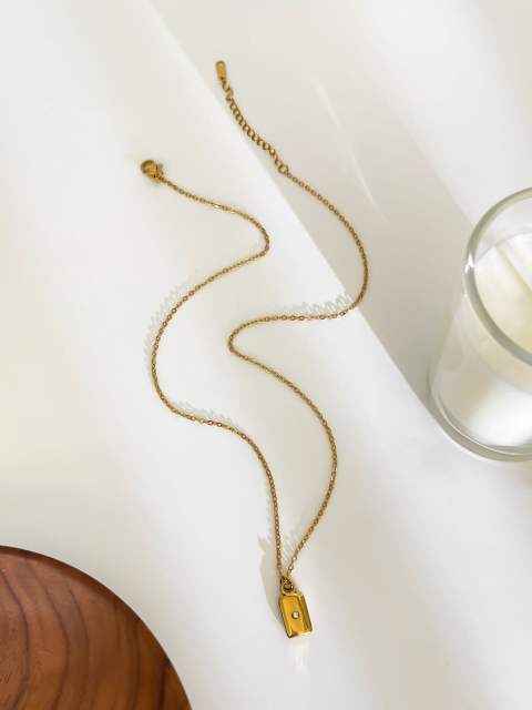 Dainty single diamond sttement heart block pendant stainless steel necklace