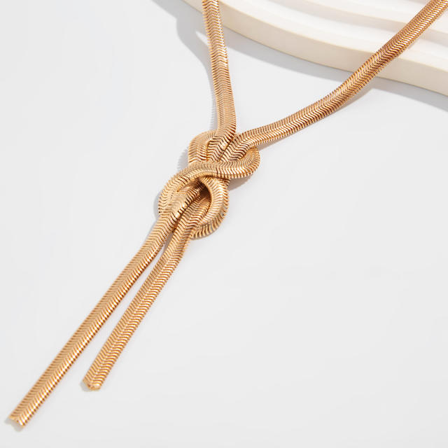 Hip-Hop Metallic Flat Snake Bone Chain Necklace Ins Cold Style Knot Chain necklace