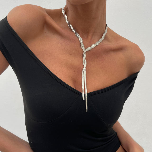 Hip-Hop Metallic Flat Snake Bone Chain Necklace Ins Cold Style Knot Chain necklace