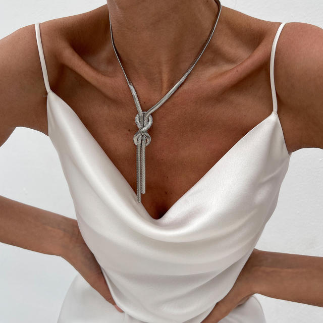 Hip-Hop Metallic Flat Snake Bone Chain Necklace Ins Cold Style Knot Chain necklace