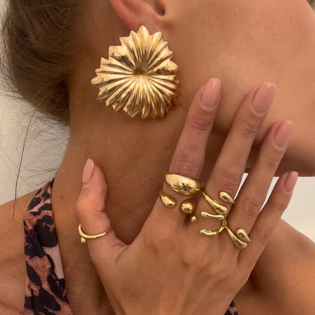 Simple metal Lava Ring Women's Instagram Scenery Surface Water Drops Holding Finger Ring Joint Ring