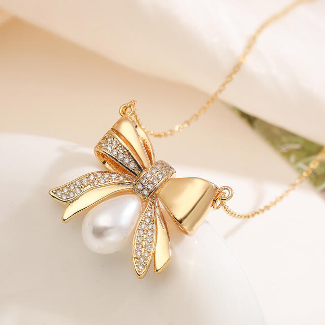 Hot Sale Copper Plated 18K Gold Zircon Bow Pearl Pendant Necklace