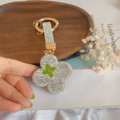 New creative diamond-encrusted four-leaf clover DIY keychain