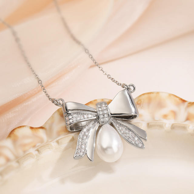 Hot Sale Copper Plated 18K Gold Zircon Bow Pearl Pendant Necklace