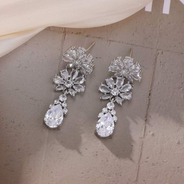 Zircon Diamond Embedded Flower Leaf Tassel Earrings Women's Artistic Baroque Court Style Earring Jewelry