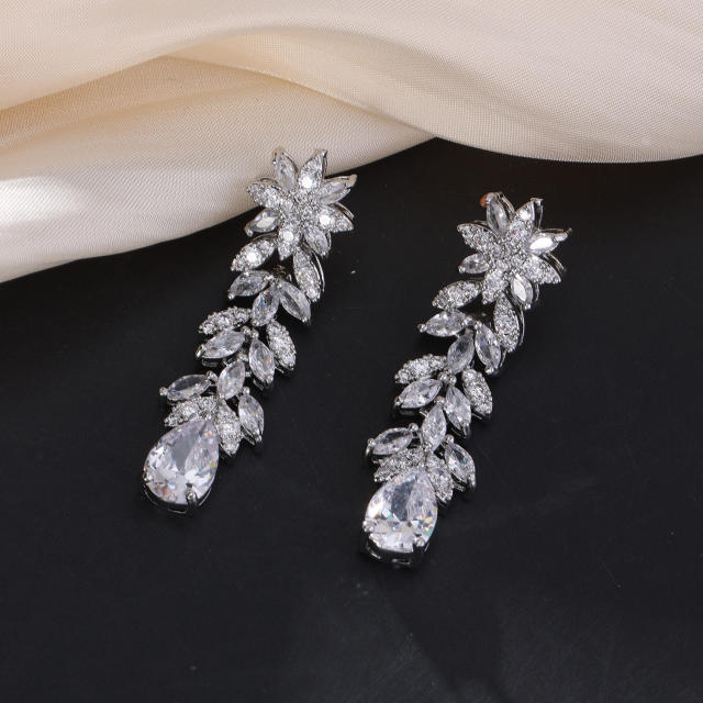 Zircon Diamond Embedded Flower Leaf Tassel Earrings Women's Artistic Baroque Court Style Earring Jewelry
