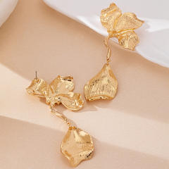 Exaggerated leaf design alloy gold earrings