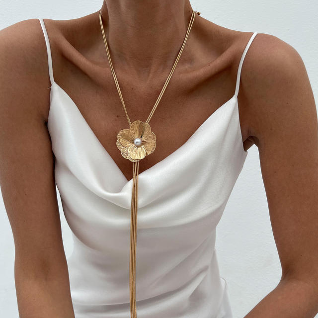 Personality stereo metal flower long necklace tassel necklace