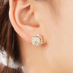 Sweet round shape diamond studs earrings with bow