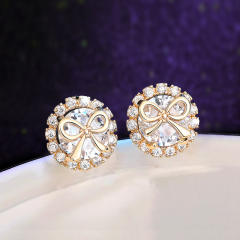 Sweet round shape diamond studs earrings with bow