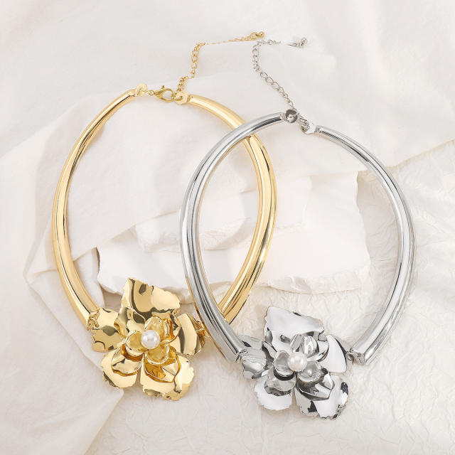 Chunky gold silver metal flower big choker necklace earrings set