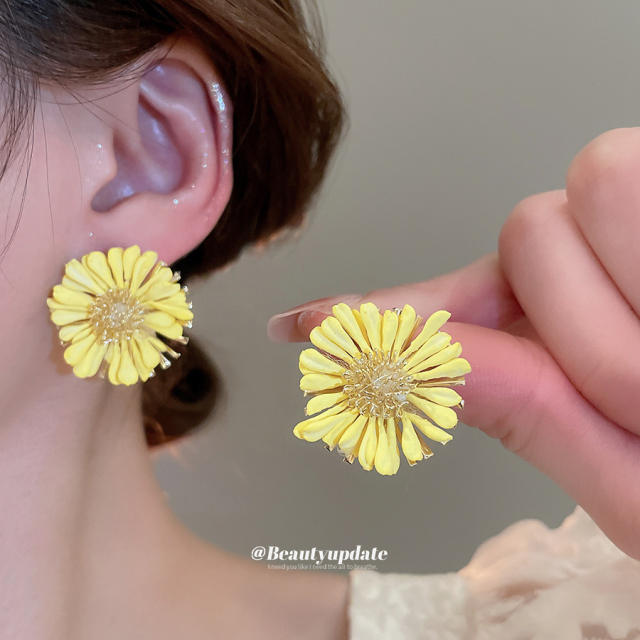 Silver needle raffia daisy flower earrings seaside holiday earrings