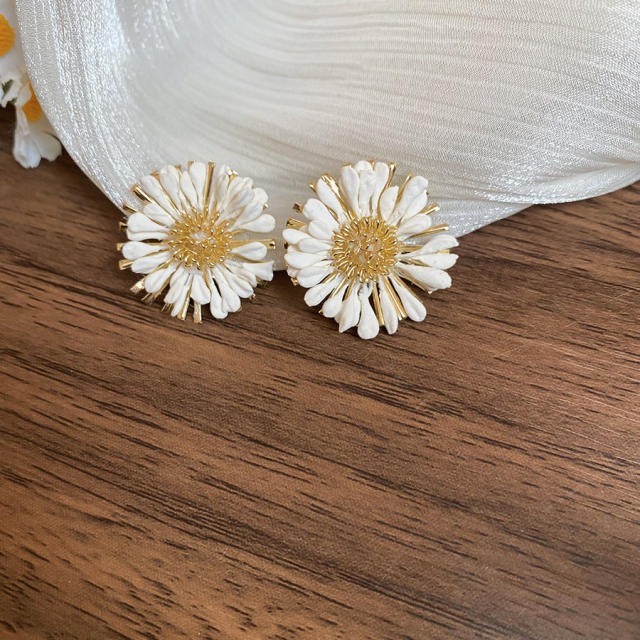 Silver needle raffia daisy flower earrings seaside holiday earrings