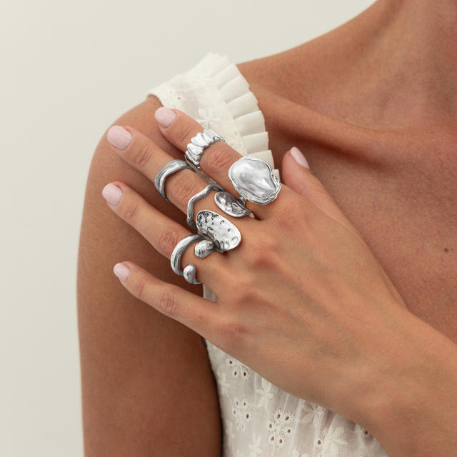 Baroque imitation pearl inlaid flower alloy rings set