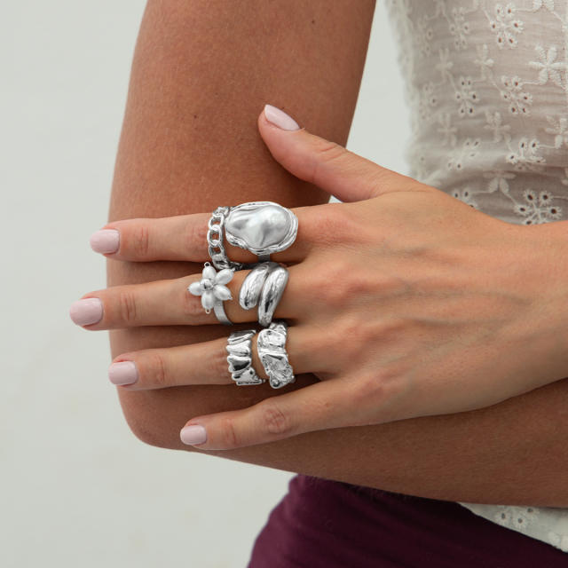 Baroque imitation pearl inlaid flower alloy rings set