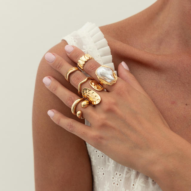 Baroque imitation pearl inlaid flower alloy rings set