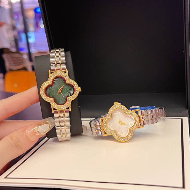New four-leaf clover star full diamond dial fashion ladies steel band watch
