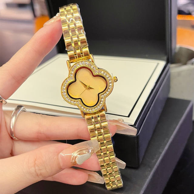 New four-leaf clover star full diamond dial fashion ladies steel band watch