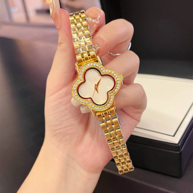 New four-leaf clover star full diamond dial fashion ladies steel band watch