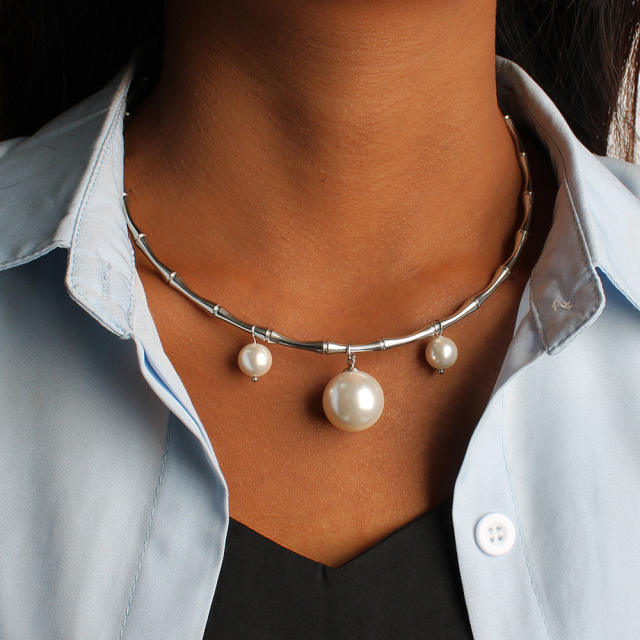 Exaggerated Pearl Pendant stainless steel necklace choker