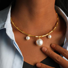 Exaggerated Pearl Pendant stainless steel necklace choker