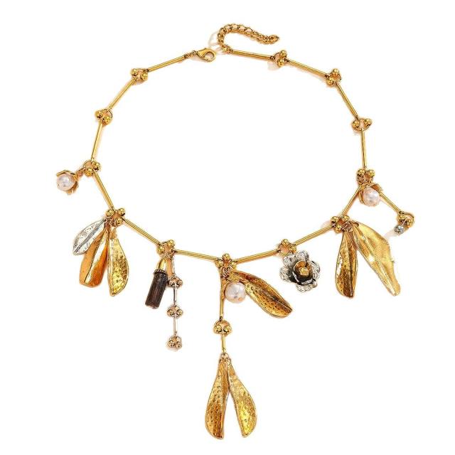 Heavy Handmade Zinc Alloy Leaf Anti-Pearl Rose Vintage Charm Necklace for Women