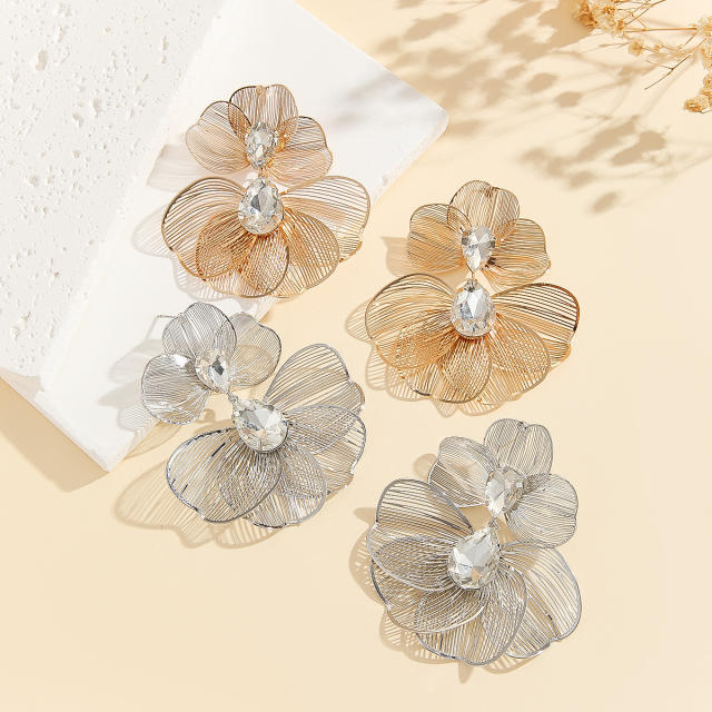 Exaggerated Atmosphere Dinner Party Women's Earrings hollow design flower earrings