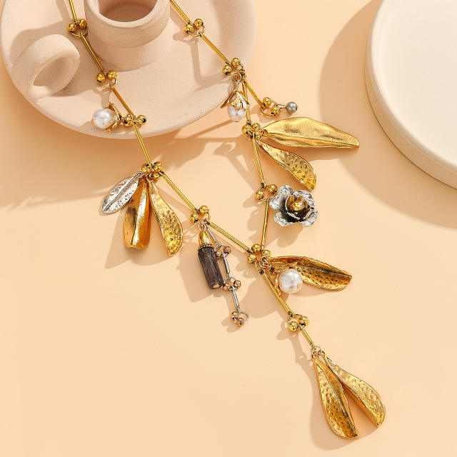 Heavy Handmade Zinc Alloy Leaf Anti-Pearl Rose Vintage Charm Necklace for Women