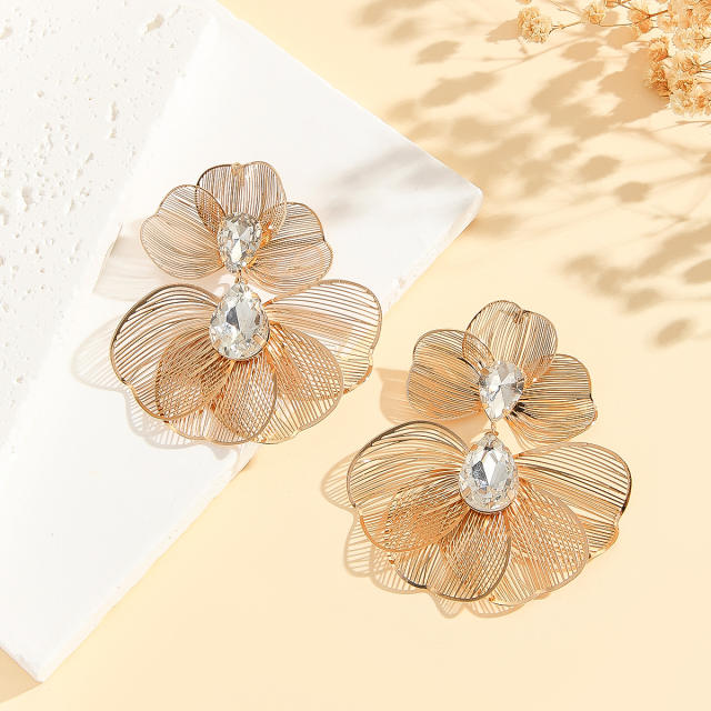 Exaggerated Atmosphere Dinner Party Women's Earrings hollow design flower earrings