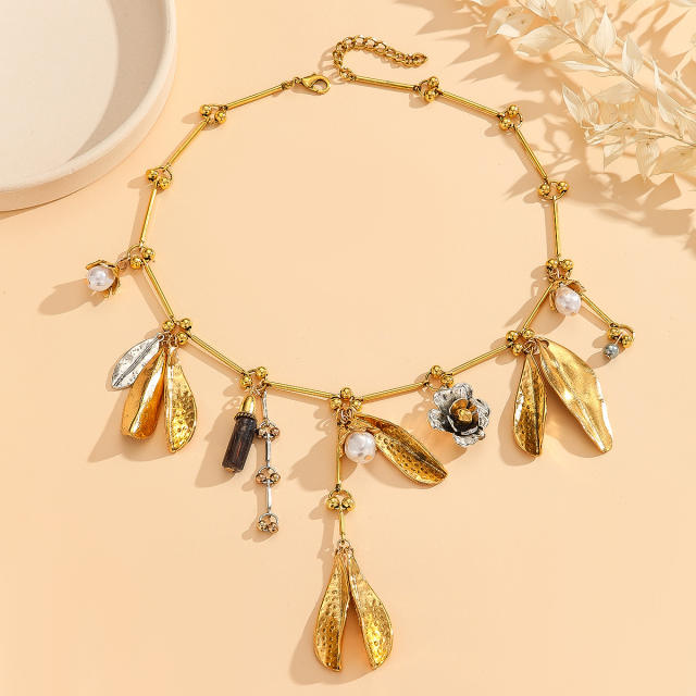 Heavy Handmade Zinc Alloy Leaf Anti-Pearl Rose Vintage Charm Necklace for Women