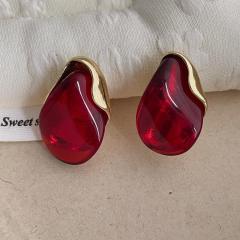 Elegant Amber Resin Earrings Women's Light Luxury Metal Stitching Earrings