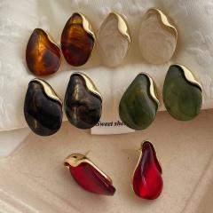 Elegant Amber Resin Earrings Women's Light Luxury Metal Stitching Earrings