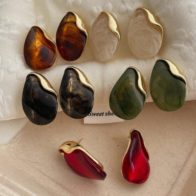 Elegant Amber Resin Earrings Women's Light Luxury Metal Stitching Earrings